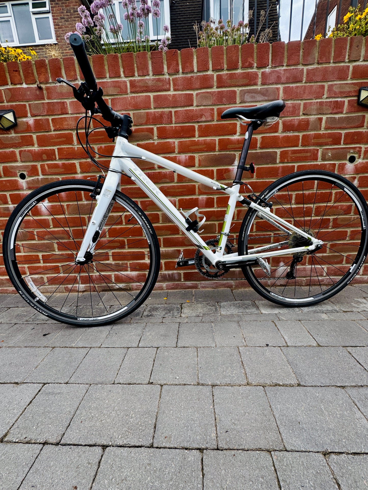 Trek 7.6 FX - Women’s Hybrid Bike (Size 38cm)