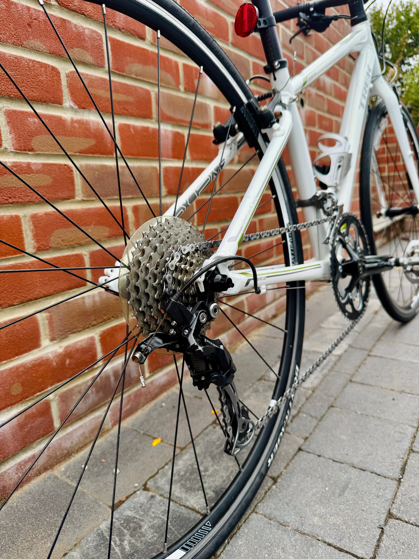 Trek 7.6 FX - Women’s Hybrid Bike (Size 38cm)